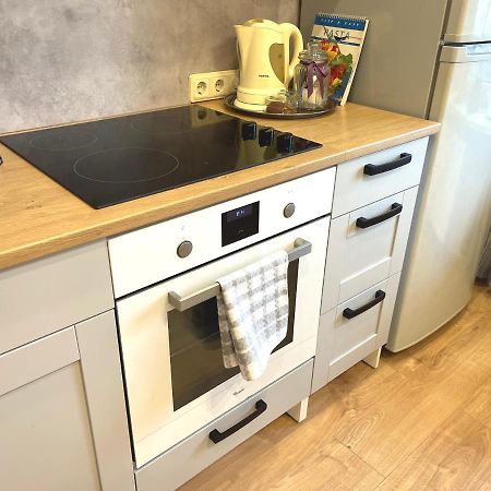 Cozy Home Apartment Lielvardes, Free Parking, Self Check-In Riga Exterior photo